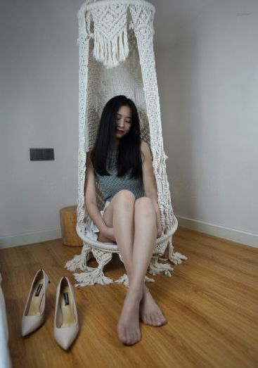 我该爱哪个女孩