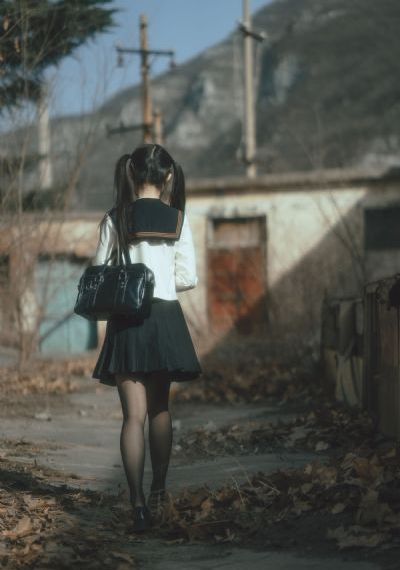 电影〈一双绣花鞋〉