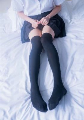 我们在黑暗中相拥