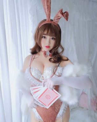 女性