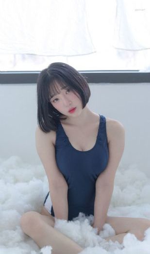 挺进雪白的岳双腿间