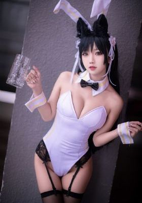 古墓荒斋